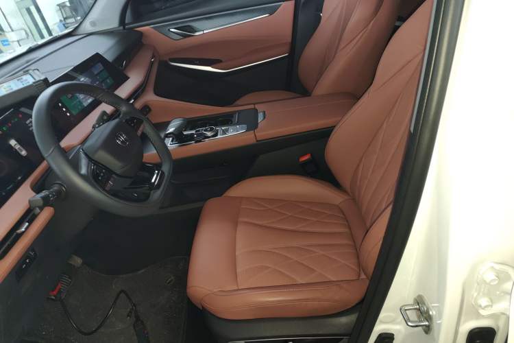 Used Changan CS75 PLUS 2024 3rd Generation Champion Edition 1.5T Intelligent Drive Dynamic Model