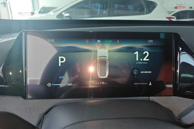 Used Changan UNI-V 2025 Model Third-Generation 2.0T Dynamic Edition