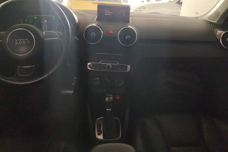 Used Audi A1 2016 30 TFSI Sportback Design Fashion Edition
