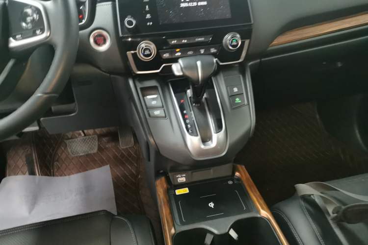 Used Honda CR-V 2021 240TURBO CVT 2WD Fashion Edition
