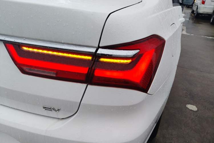 Used BYD Qin New Energy 2019 High-Range Luxury Model