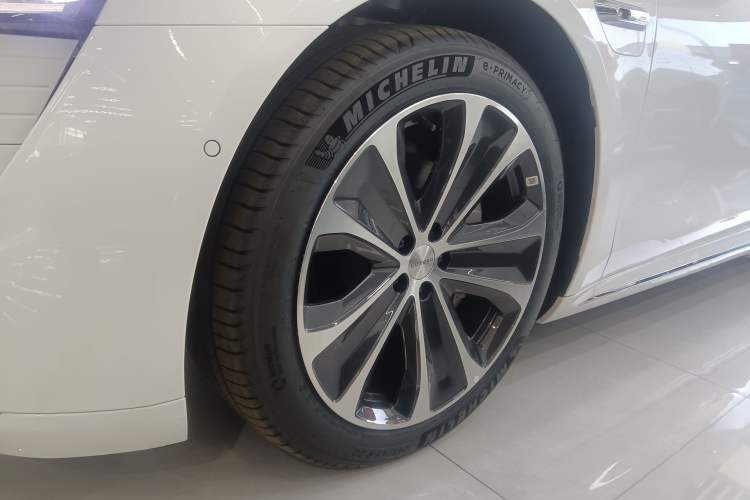 Used Hima Luxeed S7 2024 Pro Model
