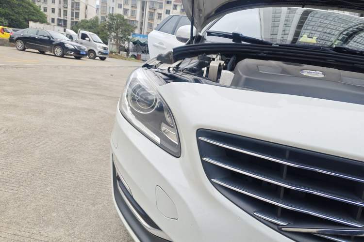 Used Volvo V60 2014 T5 Zhiya Edition