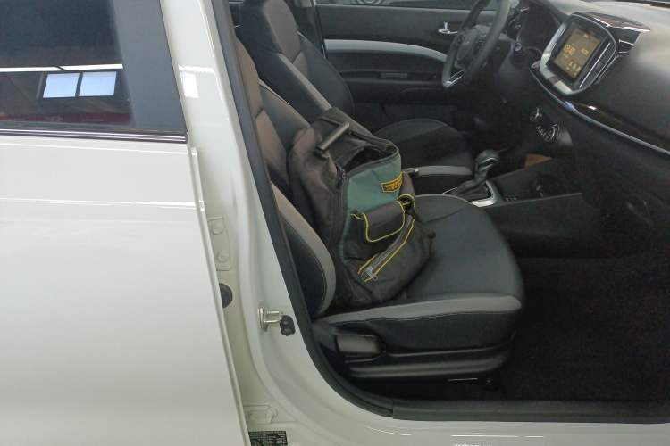 Used Kia kx1 Stonic 2021 1.4L CVT Sunroof Model