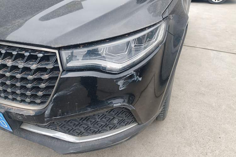 Used Zotye T700 2017 1.8T Dual-Clutch Luxury Model
