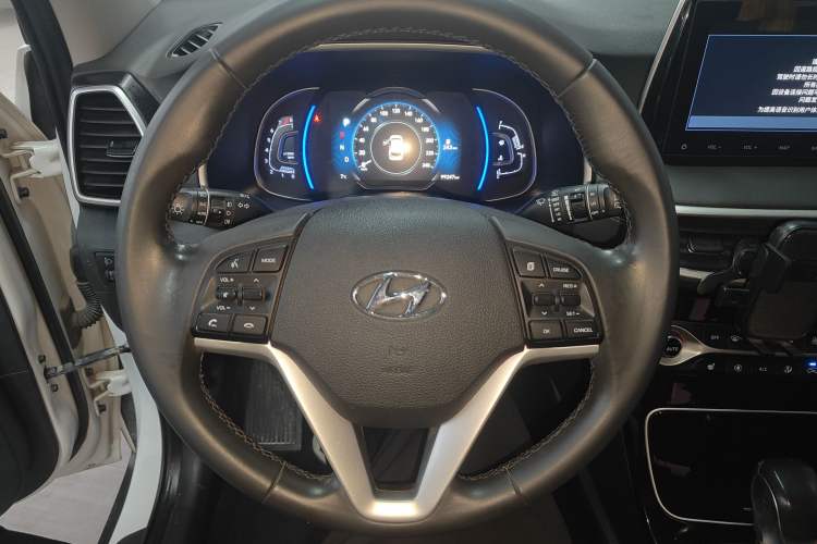 Used Hyundai Tucson 2019 280TGDi Dual-Clutch Two-Wheel Drive Smart Connect Version China VI
