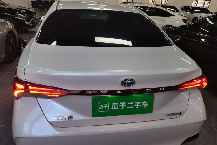 Used Toyota Avalon 2022 Dual-Engine 2.5L Luxury Edition