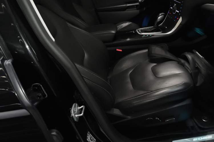 Used Ford Edge 2015 2.0T GTDi Four-Wheel Drive Prestige Model
