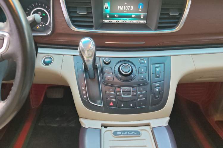 Used Buick GL8 2018 28T Luxury Model China VI Standard
