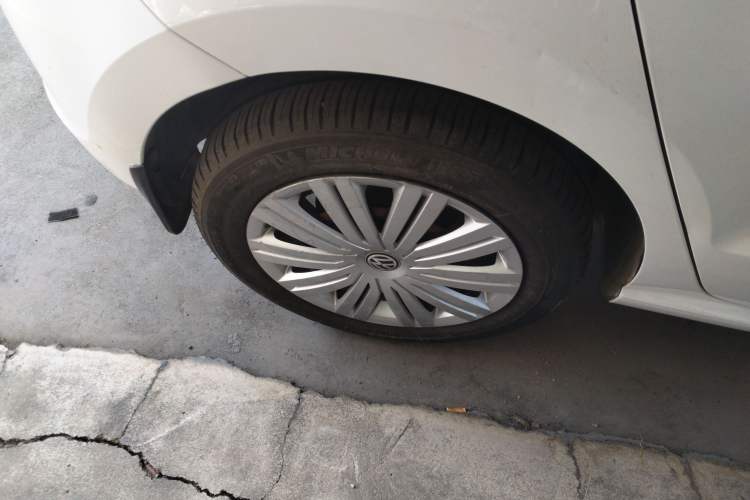 Used Volkswagen Polo 2016 1.6L manual Comfort trim level