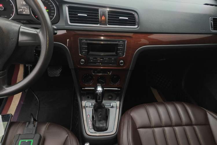 Used Volkswagen Gran Lavida 2013 1.6L Automatic Comfort Model
