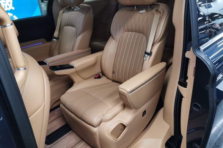 Used VOYAH Dream 2025 PHEV Four-Wheel-Drive Flagship Version – Qiankun Edition
