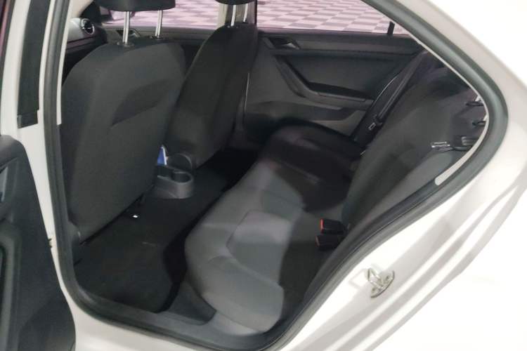 Used Volkswagen Jetta 2017 1.5L Manual Fashion Edition
