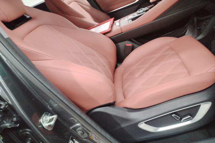 Used Changan CS75 PLUS 2023 3rd Generation 1.5T Automatic Prestige Model
