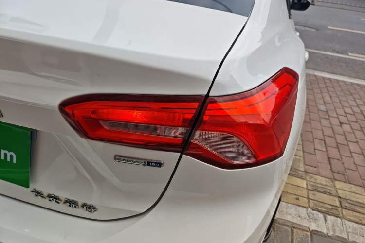 Used Ford Focus 2020 Sedan EcoBoost 180 Automatic Trend Edition
