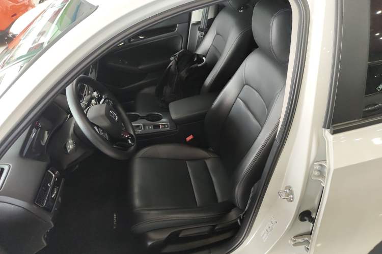 Used Honda Civic 2023 240TURBO CVT Dynamic · Center Stage Special Edition
