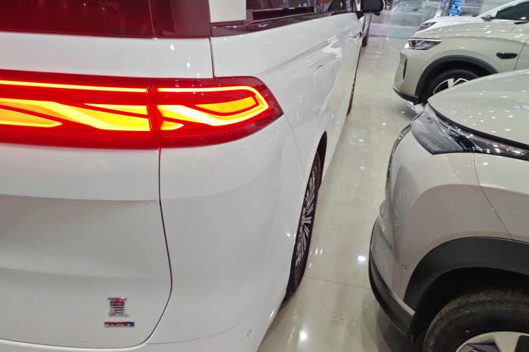 Used BYD Xia 2025 DM-i 1.5T 180km Beyond Edition
