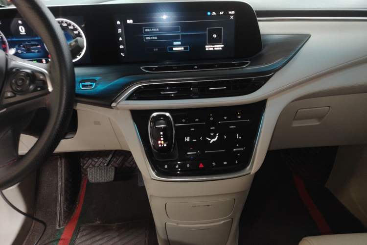 Used Buick GL8 2022 ES Landtrek 653T Comfort Edition