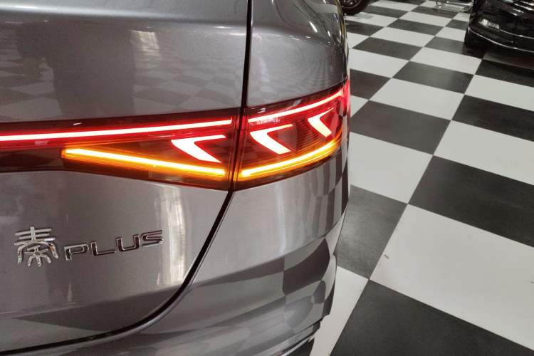 Used BYD Qin PLUS 2023 Champion Edition DM-i 55KM Leading Model
