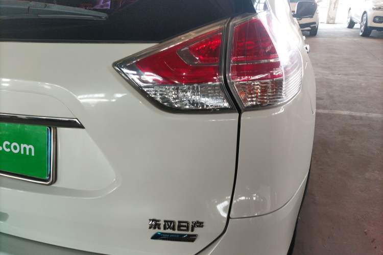 Used Nissan X-Trail 2015 2.0L CVT Comfort MAX Edition 2WD
