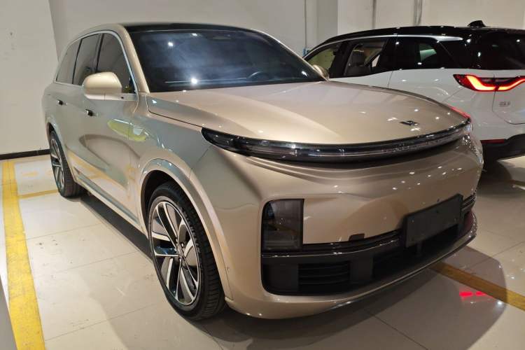 Used Li Auto L8 2023 Pro Model
