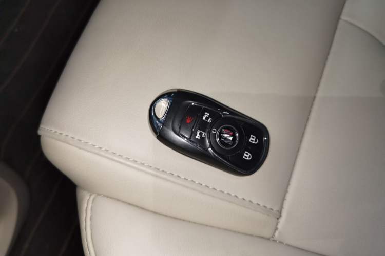 Used Buick GL8 2023 ES Lu Zun Deluxe Model
