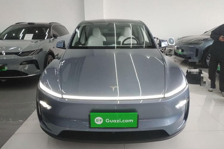 Used Tesla Model Y 2025 Rear-Wheel-Drive Version