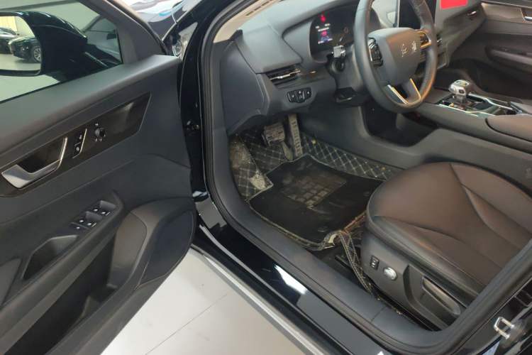 Used Hongqi E-QM5 2023 Revised Version Basic Travel Edition
