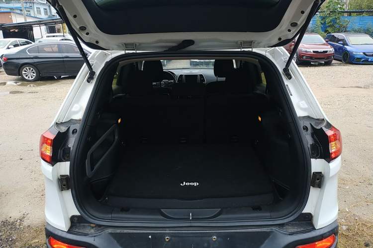 Used  Cherokee 2016 2.0L Smart Version