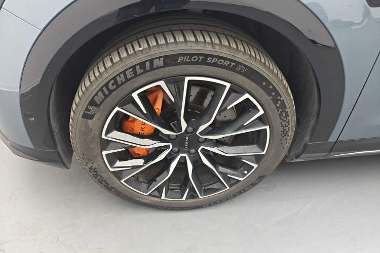 Used Zeekr 7X 2025 100 kWh Long-Range Rear-Wheel Drive with Intelligent Driving Features
