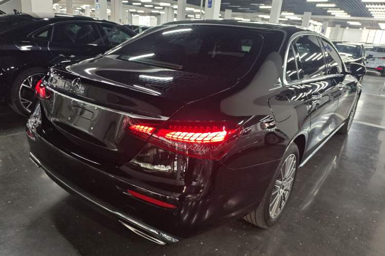 Used Mercedes-Benz E-Class 2023 Facelift E 260 L
