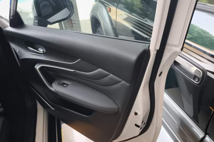 Used Venucia V 2021 260T Idol Edition
