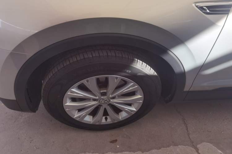 Used Volkswagen Tiguan L 2017 330TSI Automatic Two-Wheel Drive Luxury Edition
