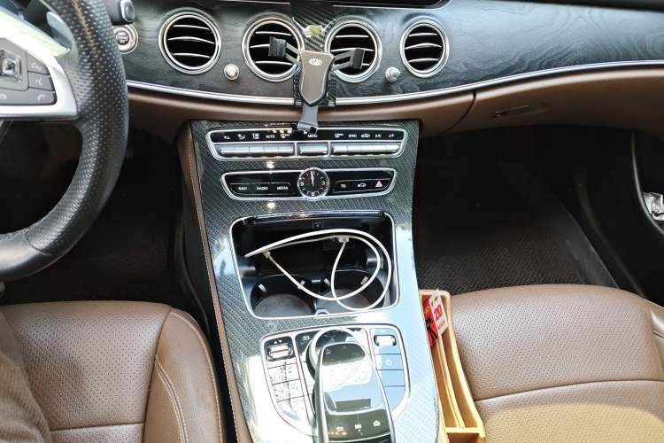 Used Mercedes-Benz E-Class 2017 E 300 L Sporty and Stylish Model
