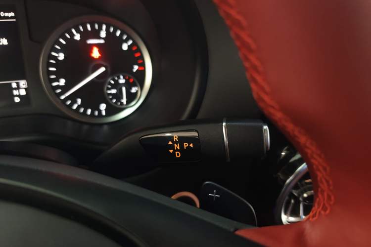 Used Mercedes-Benz Vito 2023 2.0T Elite Version 7 Seats
