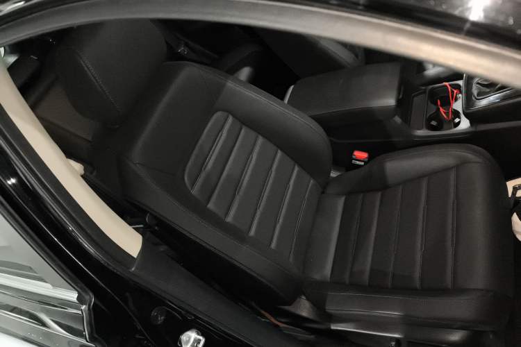 Used Honda CR-V 2023 240TURBO Two-Wheel-Drive Luxury Version 5 Seats
