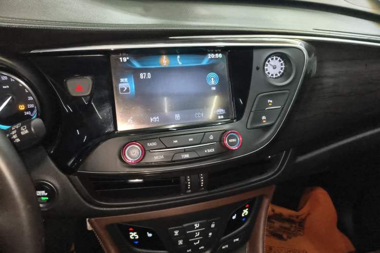 Used Buick Envision 2016 20T Two-Wheel-Drive Elite Model
