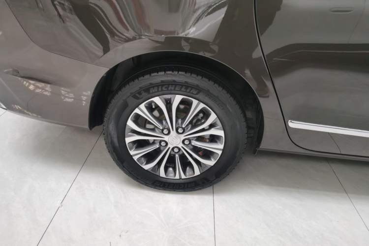 Used Buick GL8 2022 Land Executive Class 652T Prestige Model
