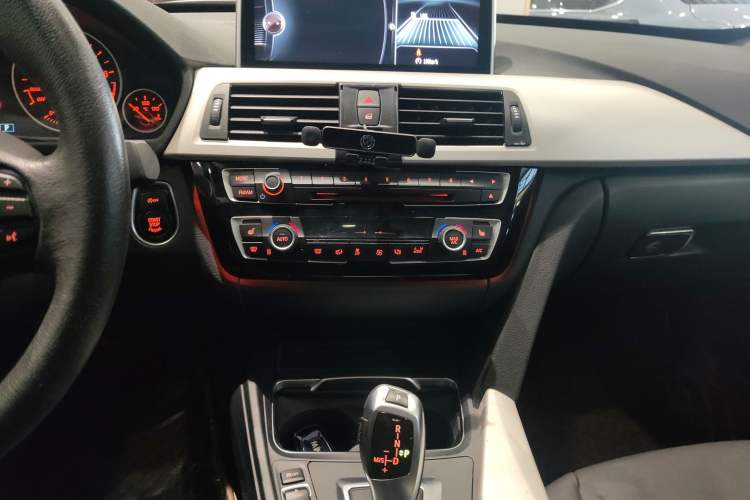 Used BMW 3 Series GT 2017 320i Sport Edition
