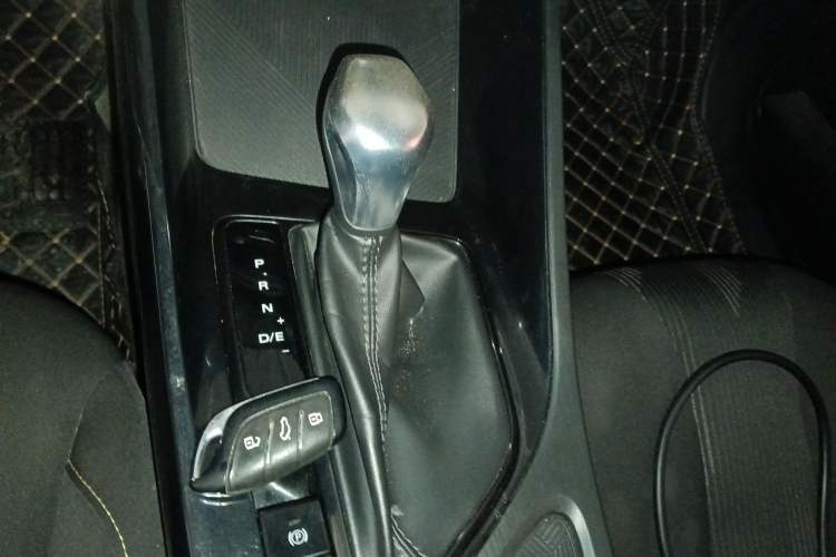 Used Roewe i5 2021 1.5L CVT Platinum Edition
