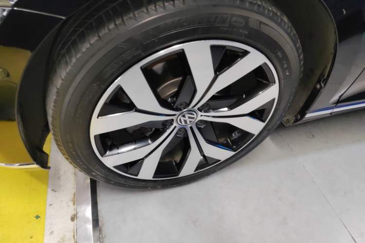 TDK.VehicleDetails.img