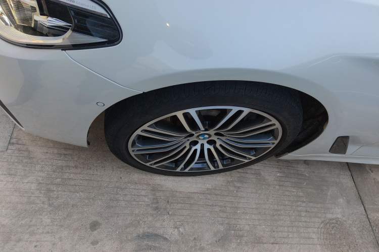 Used BMW 5 Series 2018 Restyled 530Li Leading Edition M Sport Package
