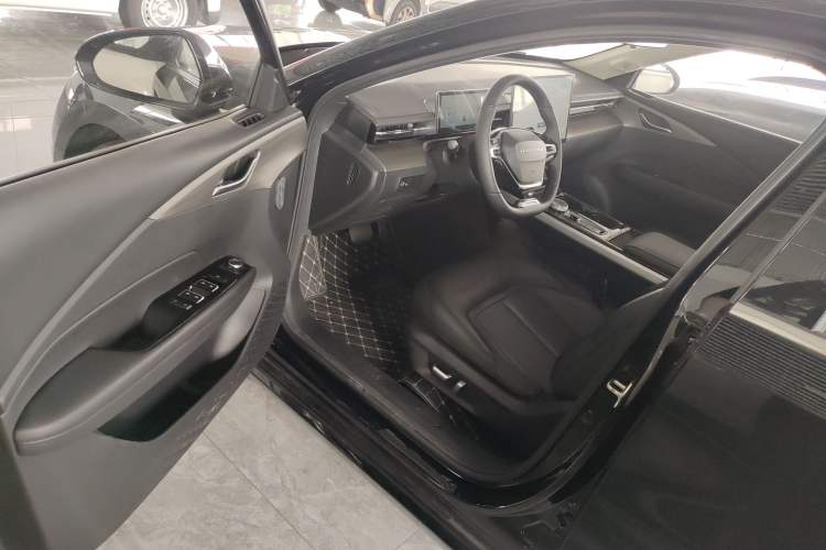 Used Wuling Xingguang 2024 Co-Creation Edition 510 Advanced Model
