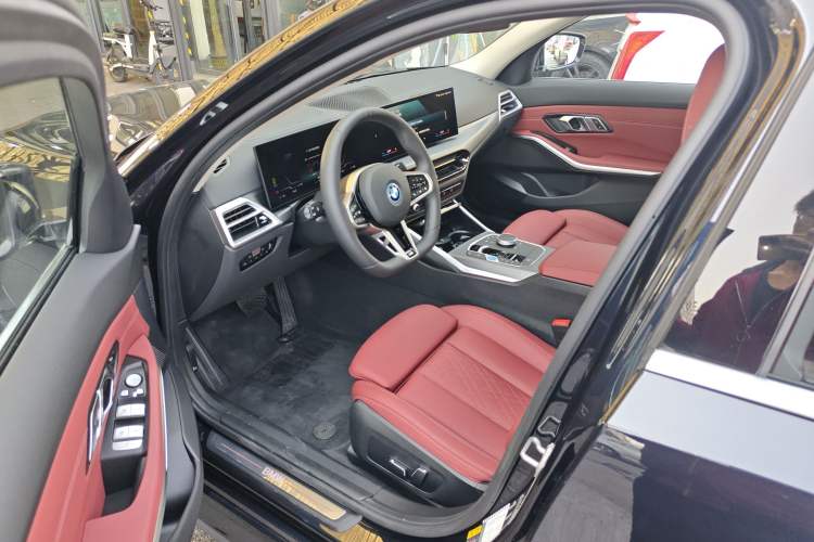 Used BMW i3 2025 eDrive 35 L