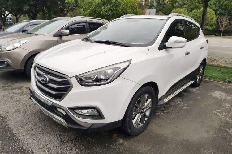 Used Hyundai ix35 2013 2.0L Automatic Two-Wheel Drive Smart GLS China IV Standard