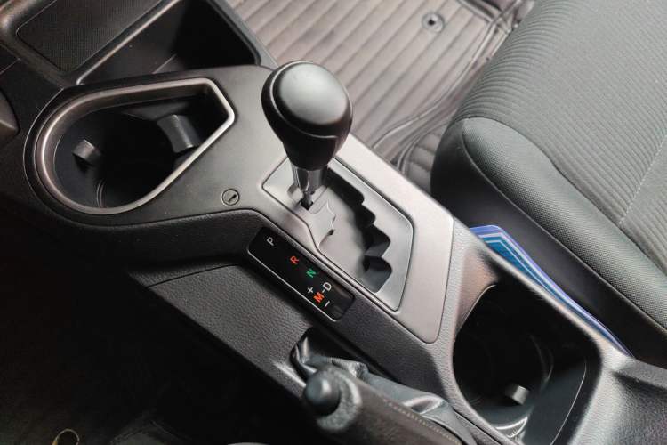 Used Toyota RAV4 2016 2.0L CVT Two-Wheel Drive Fashion Edition China V Standard