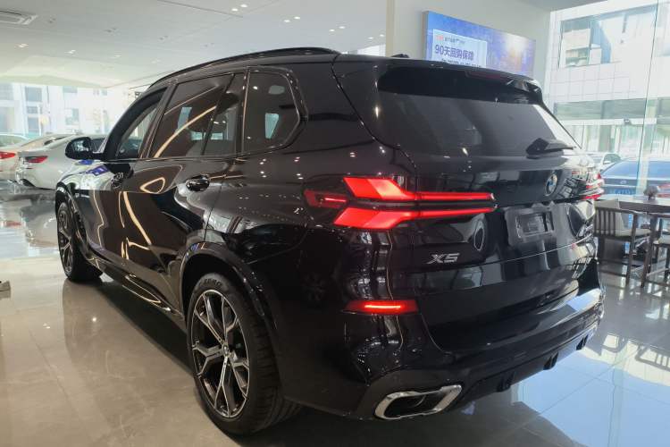 Used BMW X5 2023 xDrive 30Li Luxury M Sport Night Edition Package