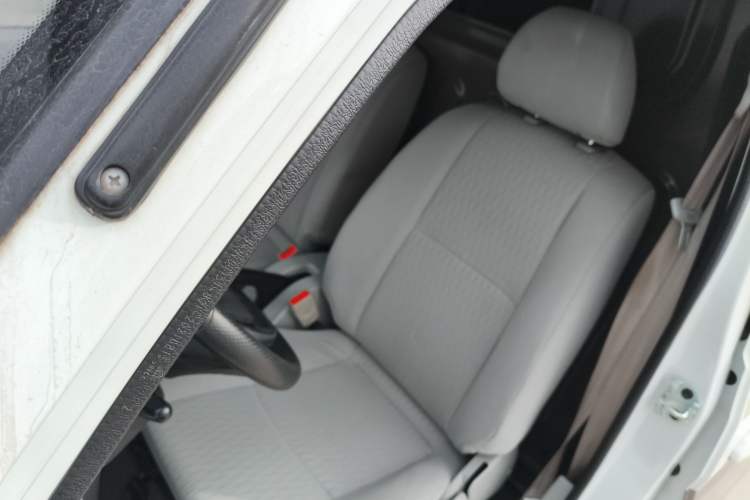 Used Jinbei New Hiace X30L 2019 1.5L Van Wealth Edition China VI SWC15M
