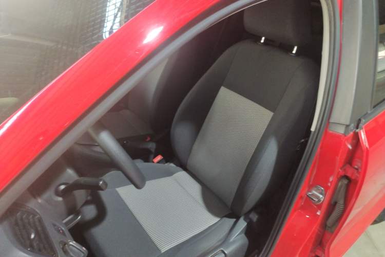 Used Volkswagen Polo 2016 1.4L Manual Fashion Model
