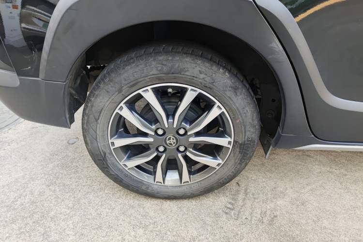 Used Toyota YARiS L 2021 X-Trail 1.5L CVT Luxury Edition